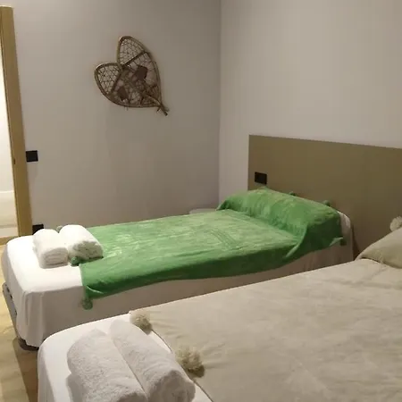 Fio De Neu Con Jardin, Gimnasio, Barbacoa * Laspaúles