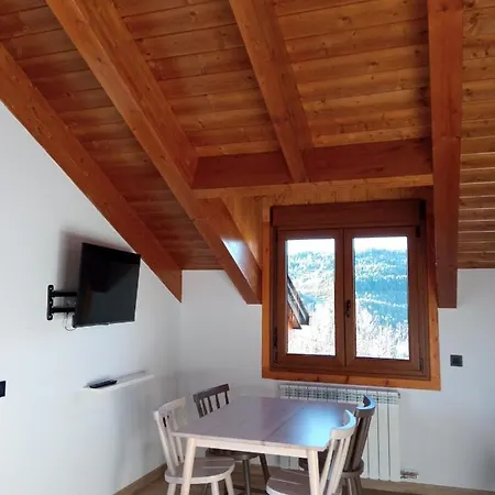 Apartamentos Fio De Neu Con Ascensor, Jardin, Gym Y Parking Privado * Laspaúles